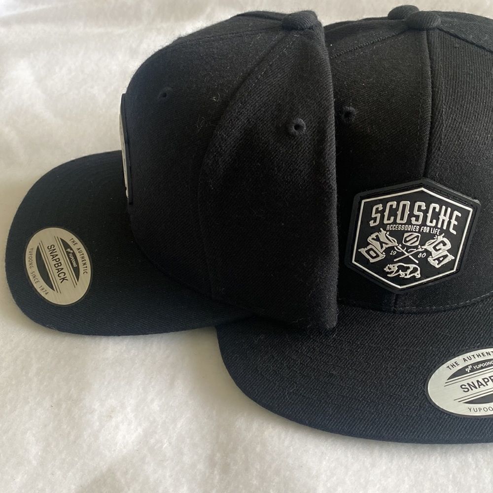 SCOSCHE Bear Logo SnapBack Hat - Picture 3 of 7